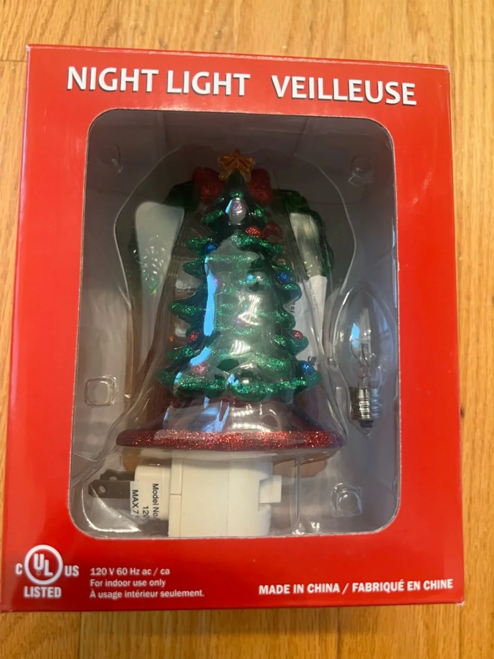 Christmas Tree with fire place Night Light - Green/Red